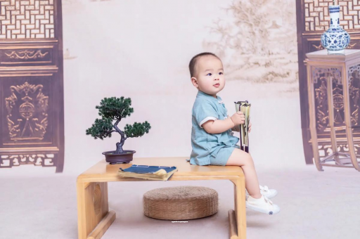 黄冈女宝宝换尿布 黄冈女宝宝换尿布